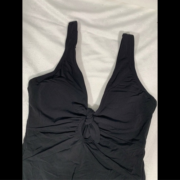 NEW $168 Robin Piccone Ava Underwire‎ One-Piece Swimsuit in Black [SZ 8 ] - Picture 3 of 8